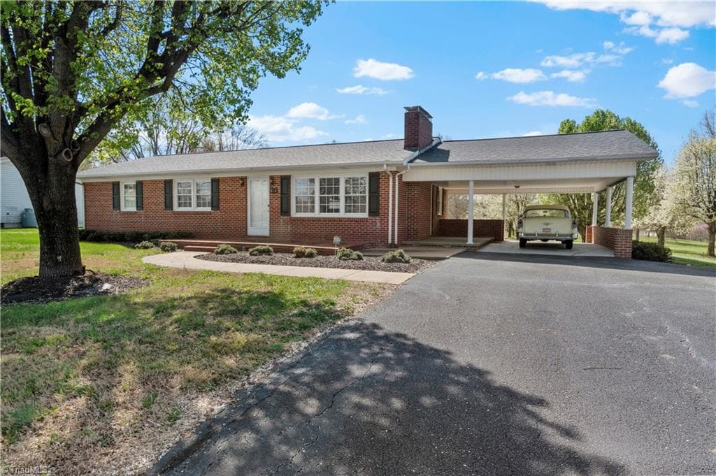 612 Main Street, Boonville NC 27011