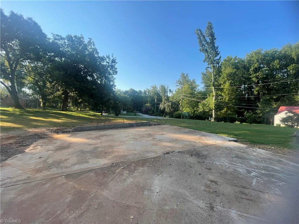 Single Family Residence at 208 Aberdeen Drive, Lexington NC 27292, Lexington, photo 13 of 14