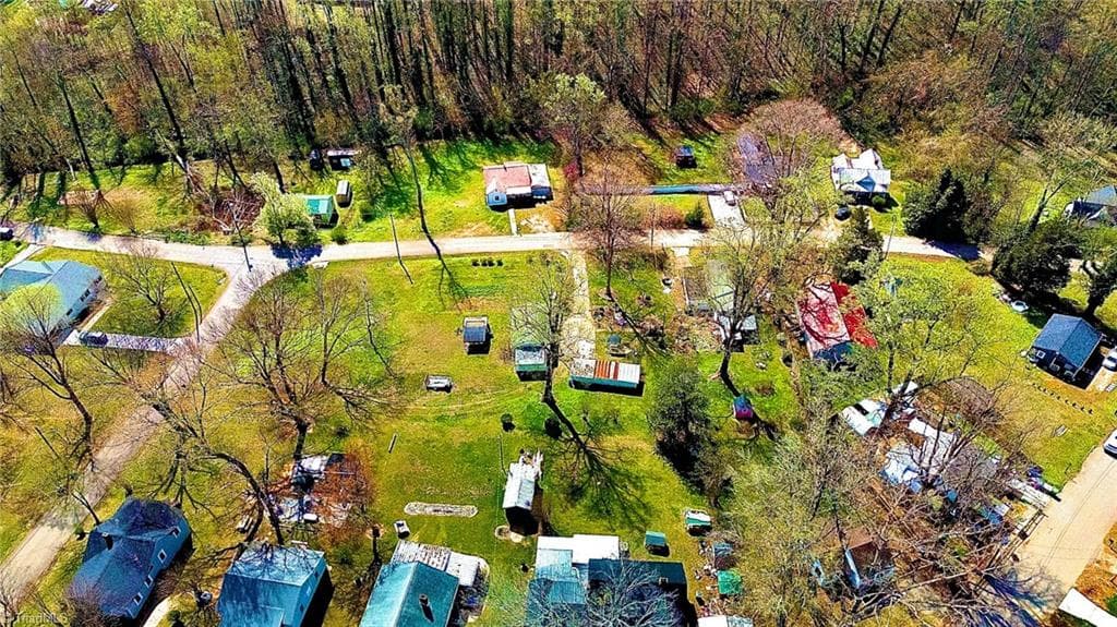 Single Family Residence at 208 Aberdeen Drive, Lexington NC 27292, Lexington, photo 3 of 14