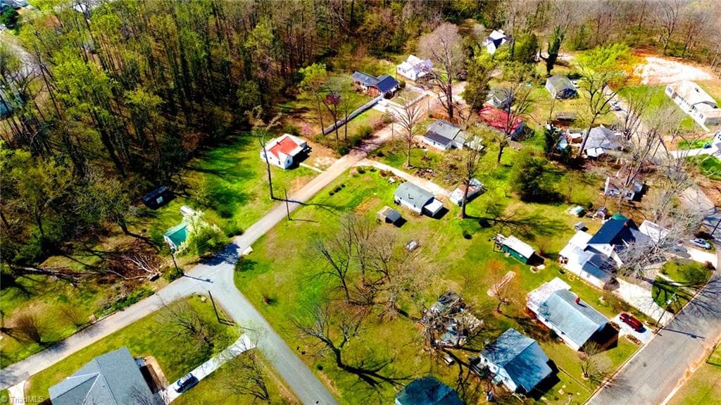 Single Family Residence at 208 Aberdeen Drive, Lexington NC 27292, Lexington, photo 4 of 14