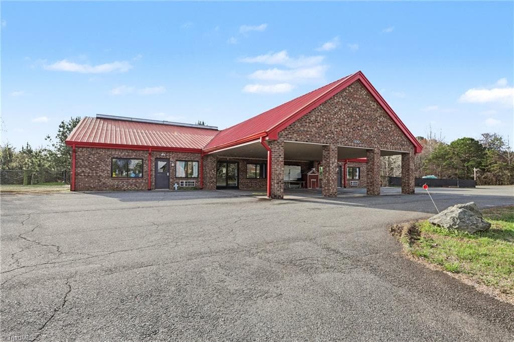 Remarks at 6490 Franz Warner Parkway, Whitsett NC 27377, photo 7 of 15