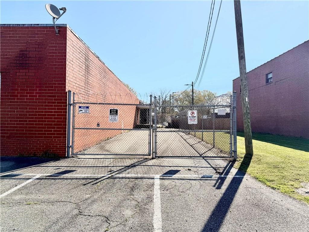 Remarks at 1012 N Raleigh Street, Greensboro NC 27405, Greensboro, photo 3 of 12