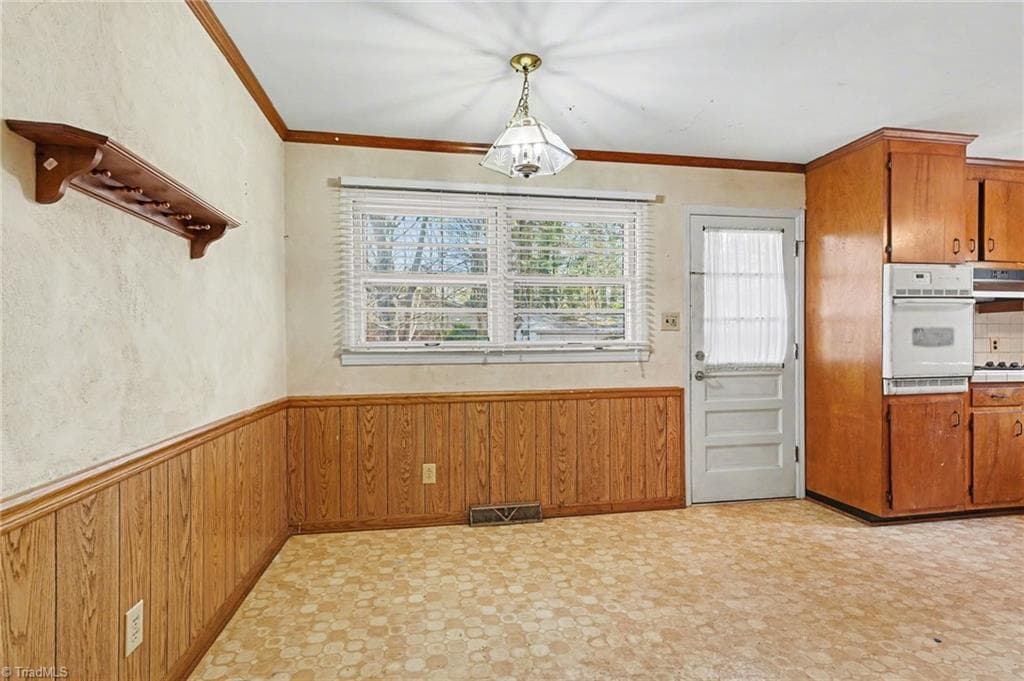 Stick/Site Built at 3410 Fern Place, Greensboro NC 27408, photo 6 of 29