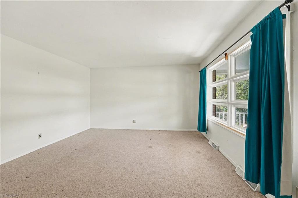 Stick/Site Built at 3410 Fern Place, Greensboro NC 27408, photo 4 of 29