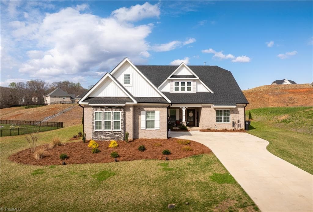 317 Grandworth Way, King NC 27021