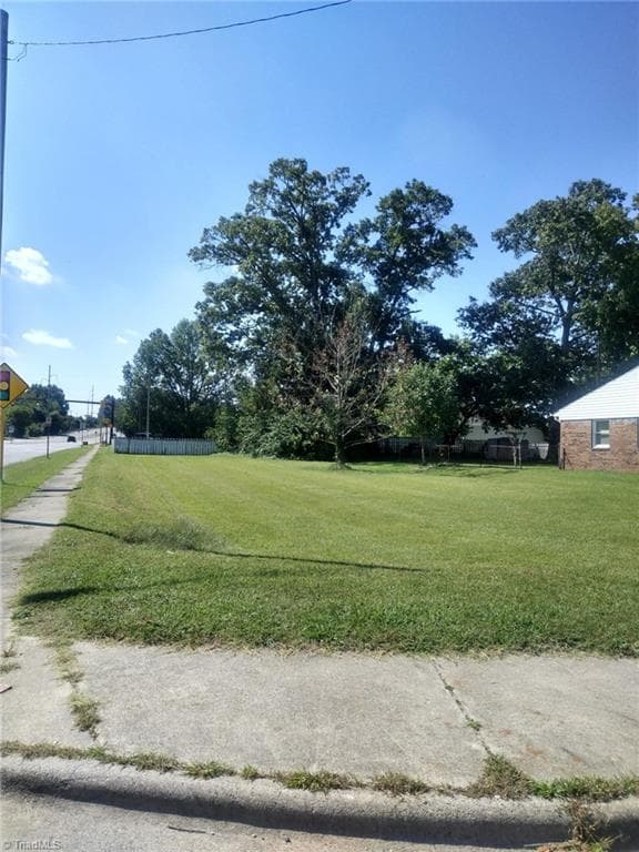 Single Family Residence at 1528 Graves Avenue, High Point NC 27260, High Point, photo 3 of 10