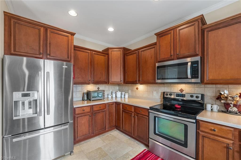 Stick/Site Built at 733 Whisper Ridge Drive, Graham NC 27253, photo 11 of 23