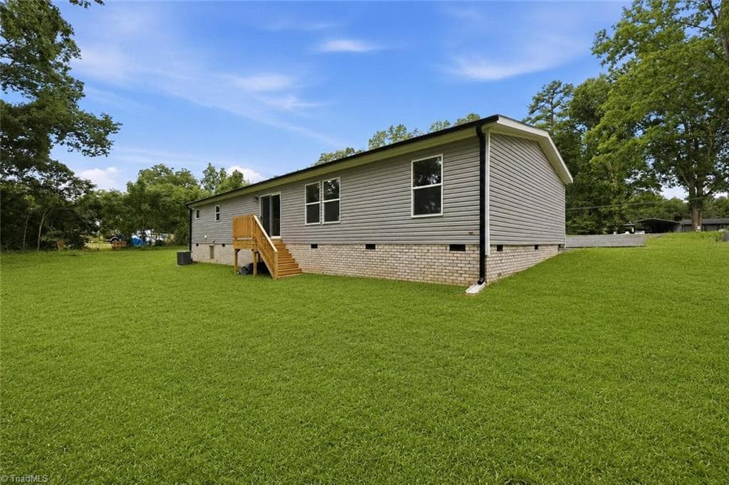 Manufactured Home at 6008 Apple Wyrick Road, Gibsonville NC 27249, photo 39 of 47