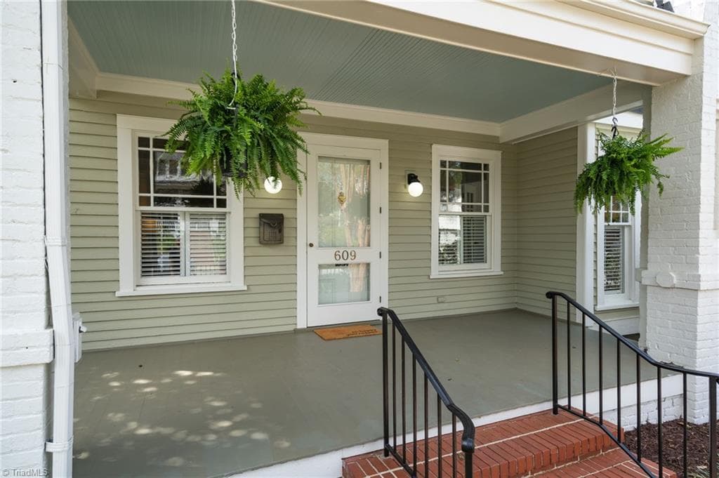 Stick/Site Built at 609 Magnolia Street, Greensboro NC 27401, photo 8 of 44