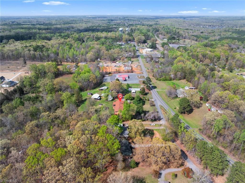 Stick/Site Built at 9188 NC HIGHWAY 8, Lexington NC 27292, Lexington, photo 2 of 42