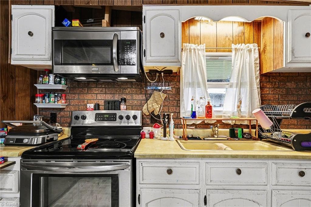 Manufactured Home at 1817 Amostown Road, Sandy Ridge NC 27046, photo 16 of 49