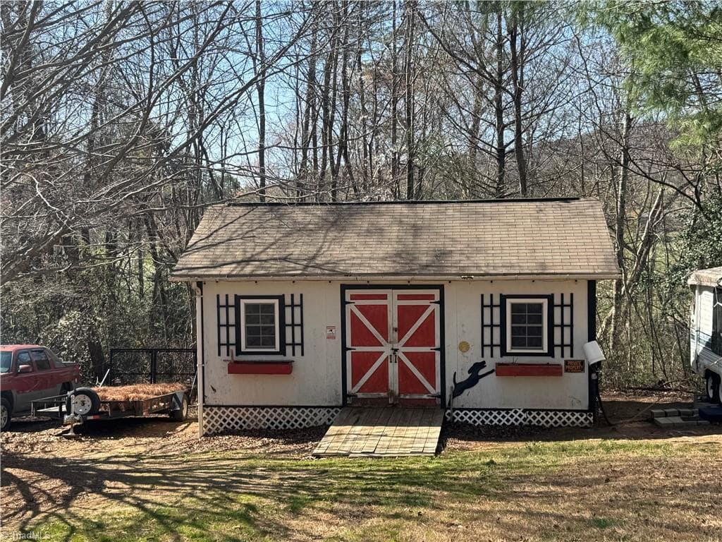 Stick/Site Built at 357 Holly Hill Street, North Wilkesboro NC 28659, photo 39 of 50