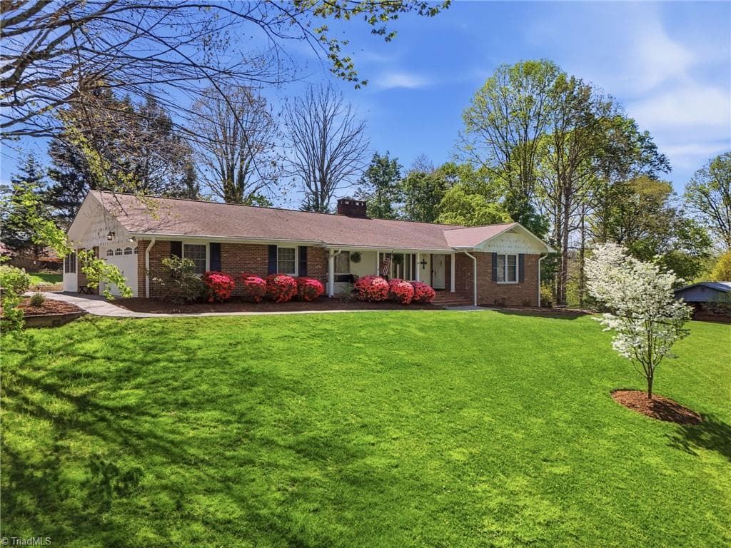 1515 Holly Circle, Wilkesboro NC 28697