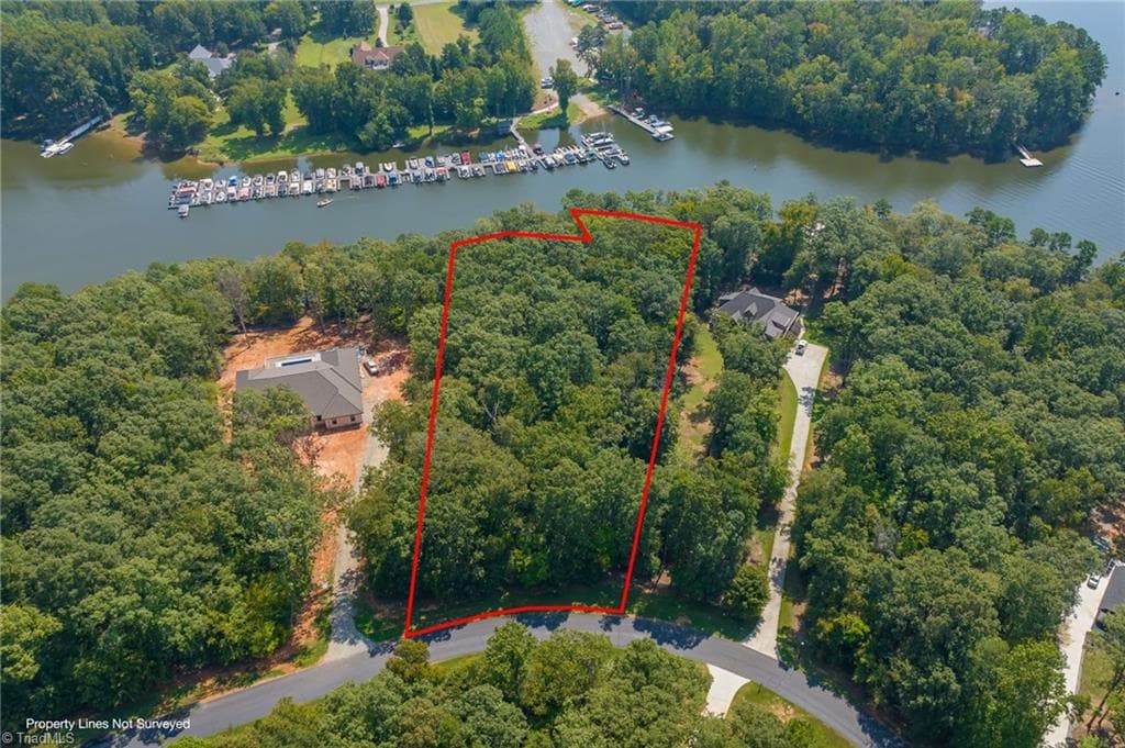 Single Family Residence at 1047 Starboard Reach, Lexington NC 27292, Lexington, photo 7 of 30