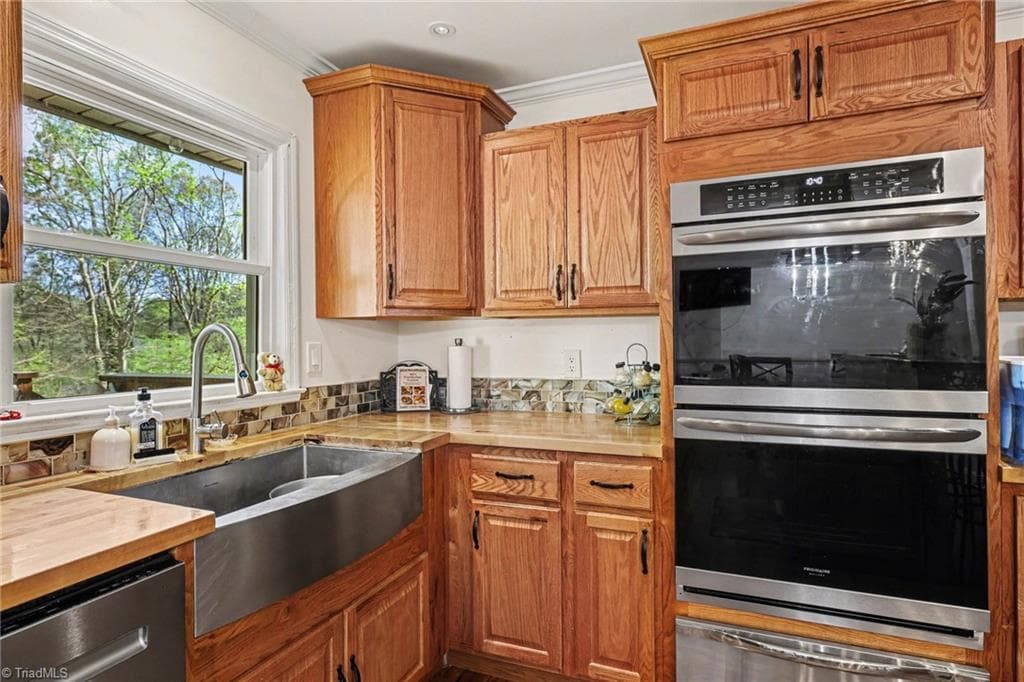 Stick/Site Built at 2801 Brookhill Drive, Winston-Salem NC 27127, Winston-Salem, photo 8 of 25