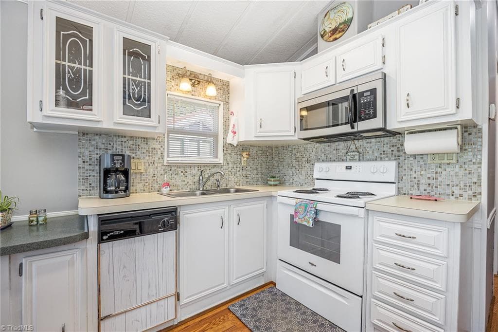 Manufactured Home at 125 Maple Street, New London NC 28127, photo 10 of 40
