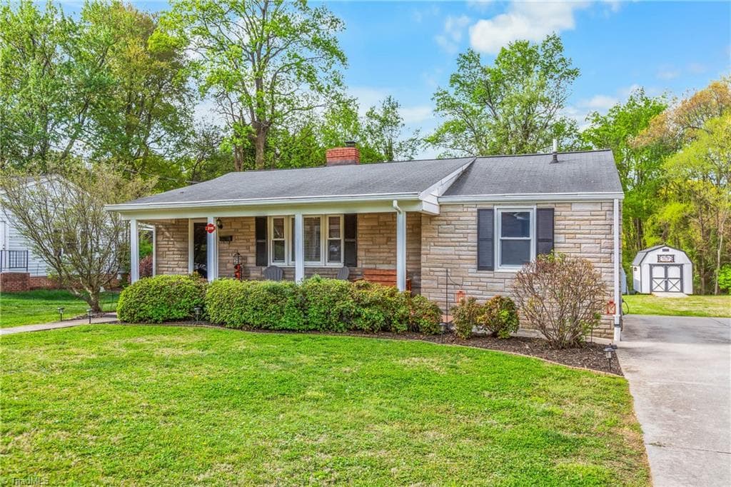 Stick/Site Built at 219 Hastings Drive, Kernersville NC 27284, photo 3 of 29