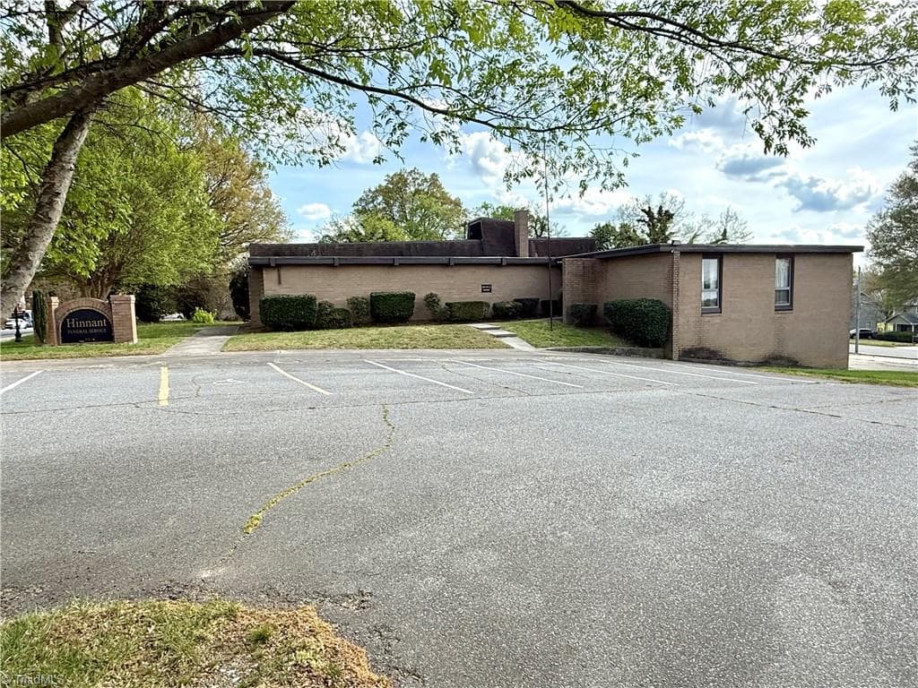 508-512 Martin Luther King Jr Drive, Greensboro NC 27406
