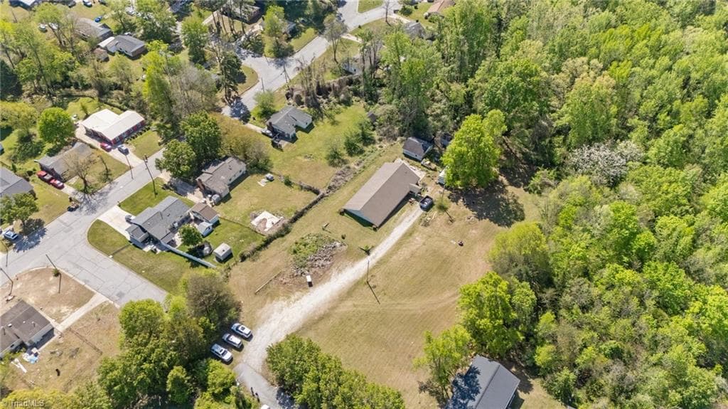 Remarks at 1014 Gaines Avenue, High Point NC 27263, High Point, photo 13 of 44