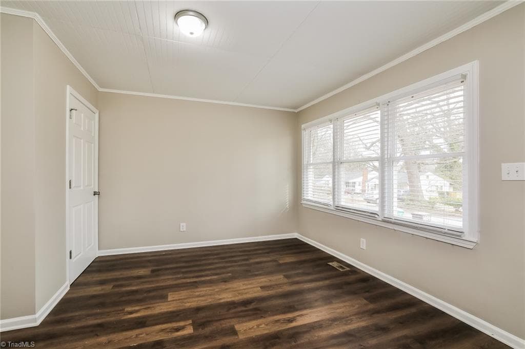 Stick/Site Built at 401 Hobson Street, High Point NC 27260, photo 12 of 16