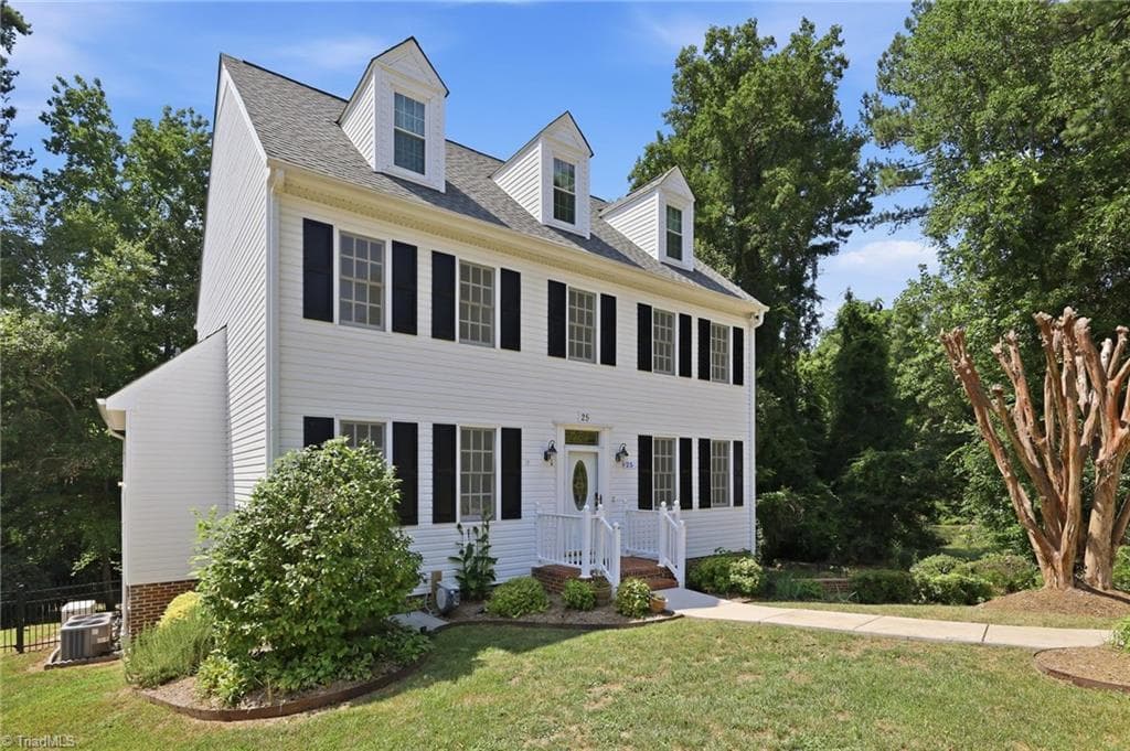 Stick/Site Built at 25 Saint Andrews Court, Durham NC 27707, Durham, photo 7 of 98