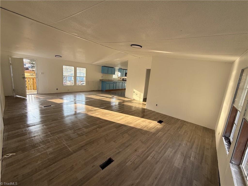 Manufactured Home at 620 Frank Fleer Road, Lexington NC 27292, Lexington, photo 6 of 18