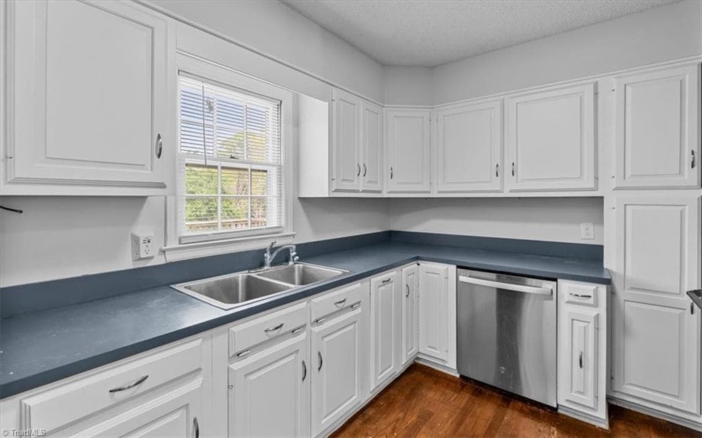Stick/Site Built at 5334 Sherrie Drive, High Point NC 27263, photo 10 of 36
