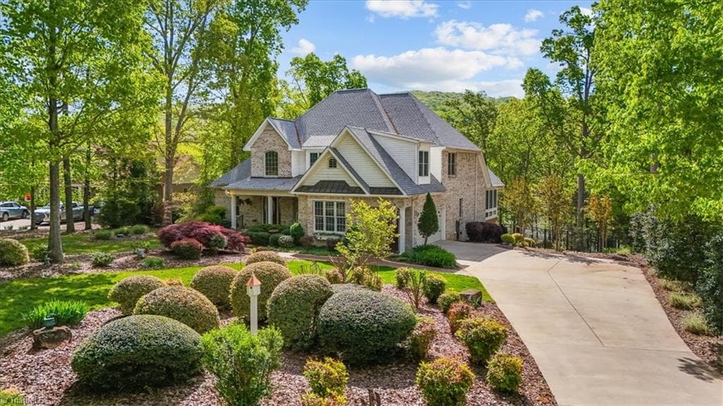 135 Harbor Drive W, Lexington NC 27292