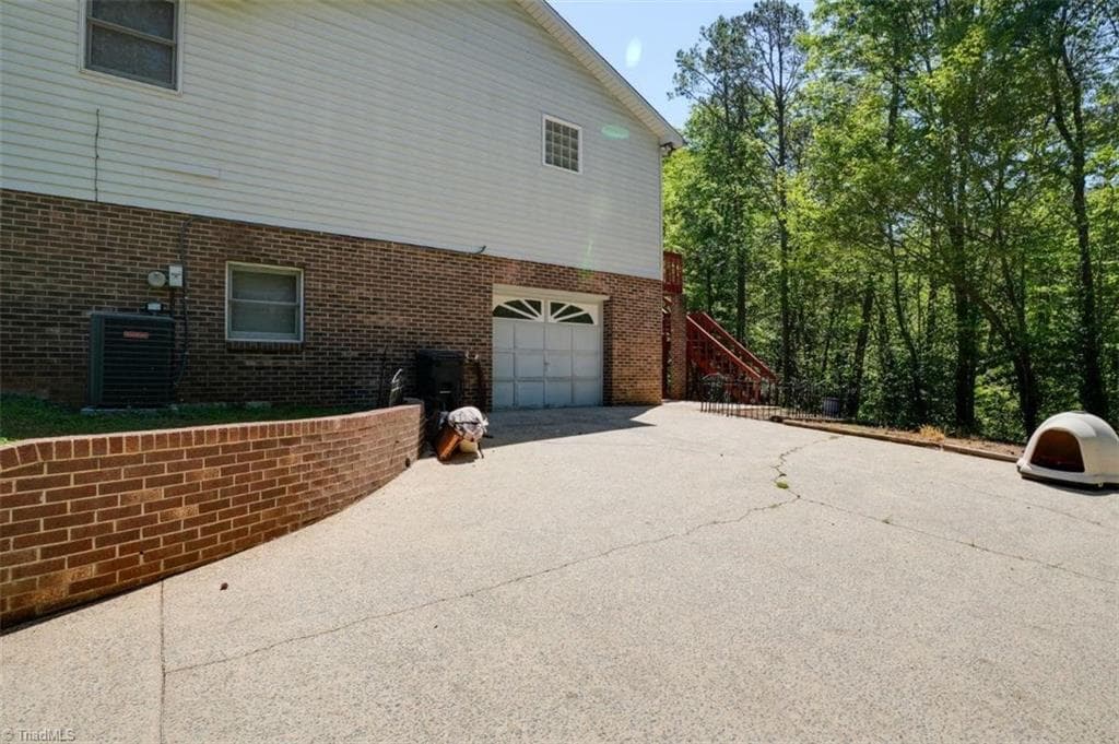 Stick/Site Built at 1495 Devaux Road, Rural Hall NC 27045, photo 5 of 41