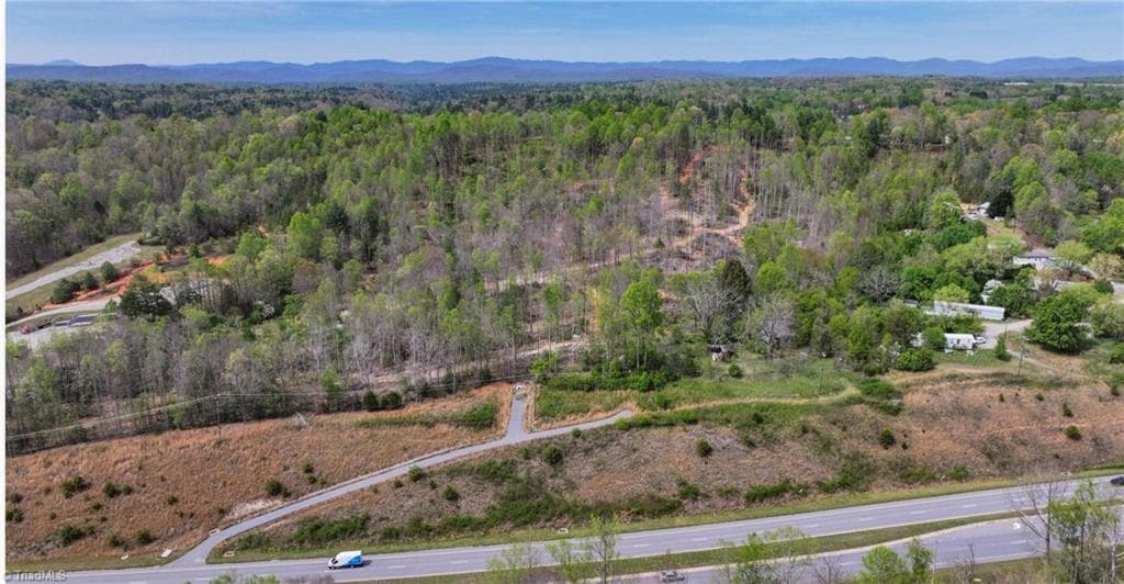 Single Family Residence at 161 Queen Drive, North Wilkesboro NC 28659, North Wilkesboro, photo 15 of 22