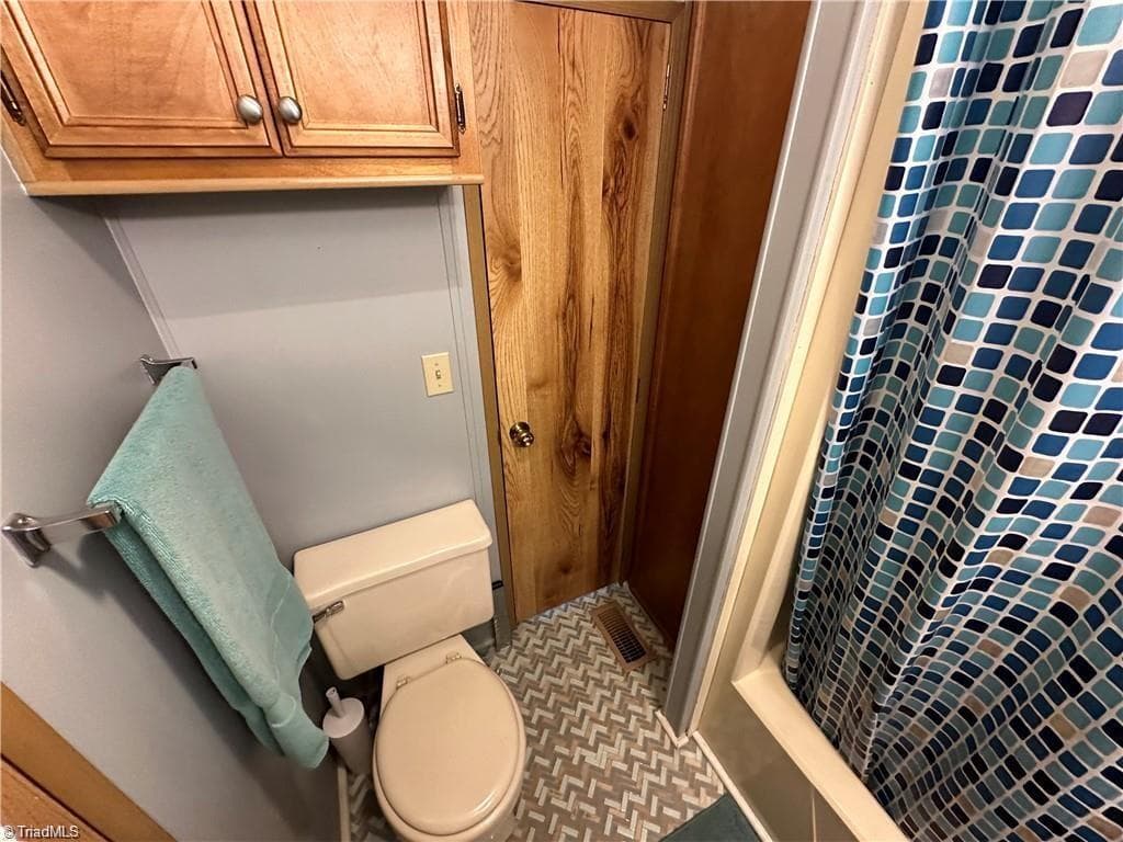Manufactured Home at 120 Elm Street, New London NC 28127, photo 17 of 50