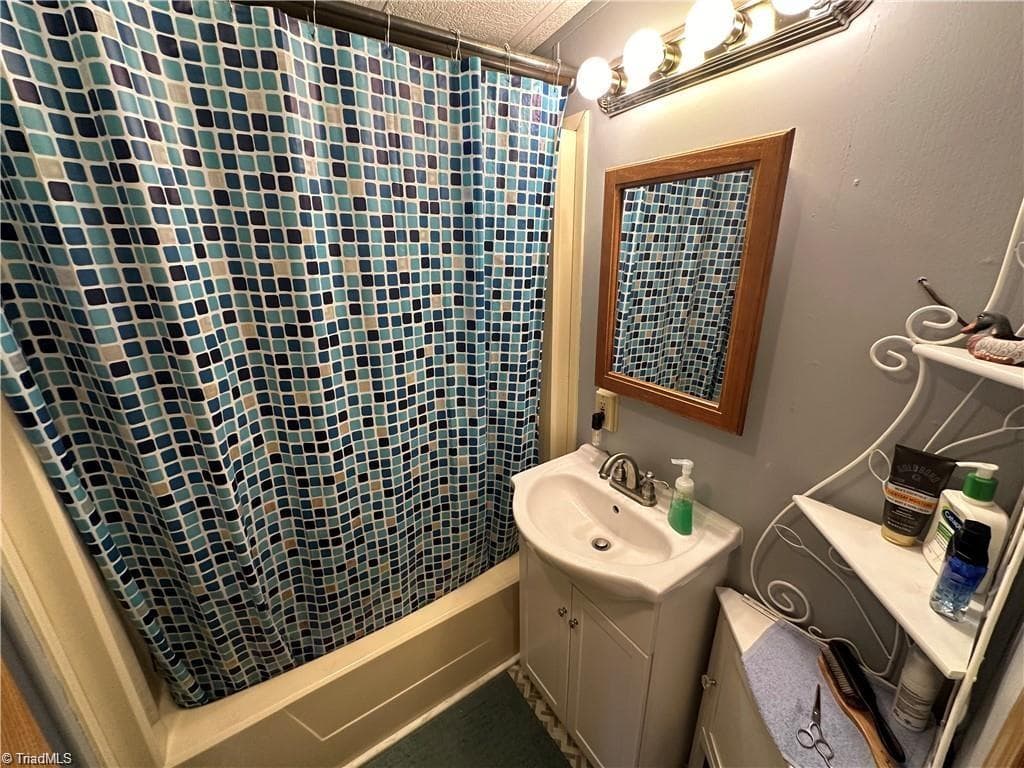 Manufactured Home at 120 Elm Street, New London NC 28127, photo 16 of 50