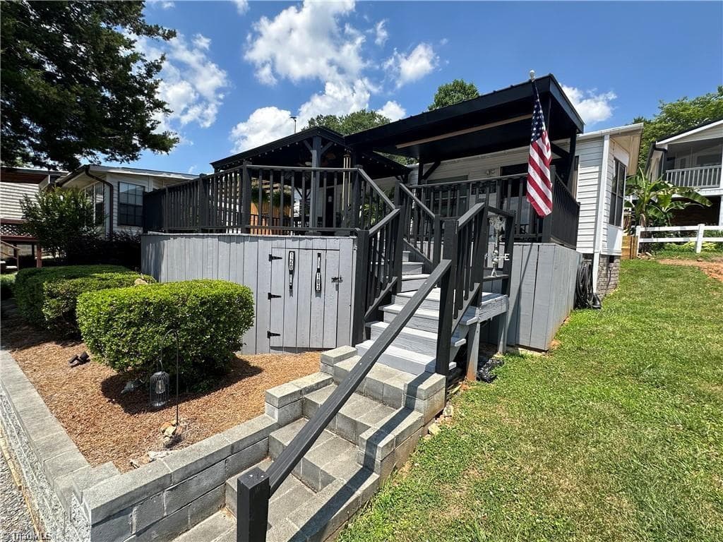 Manufactured Home at 120 Elm Street, New London NC 28127, photo 28 of 50