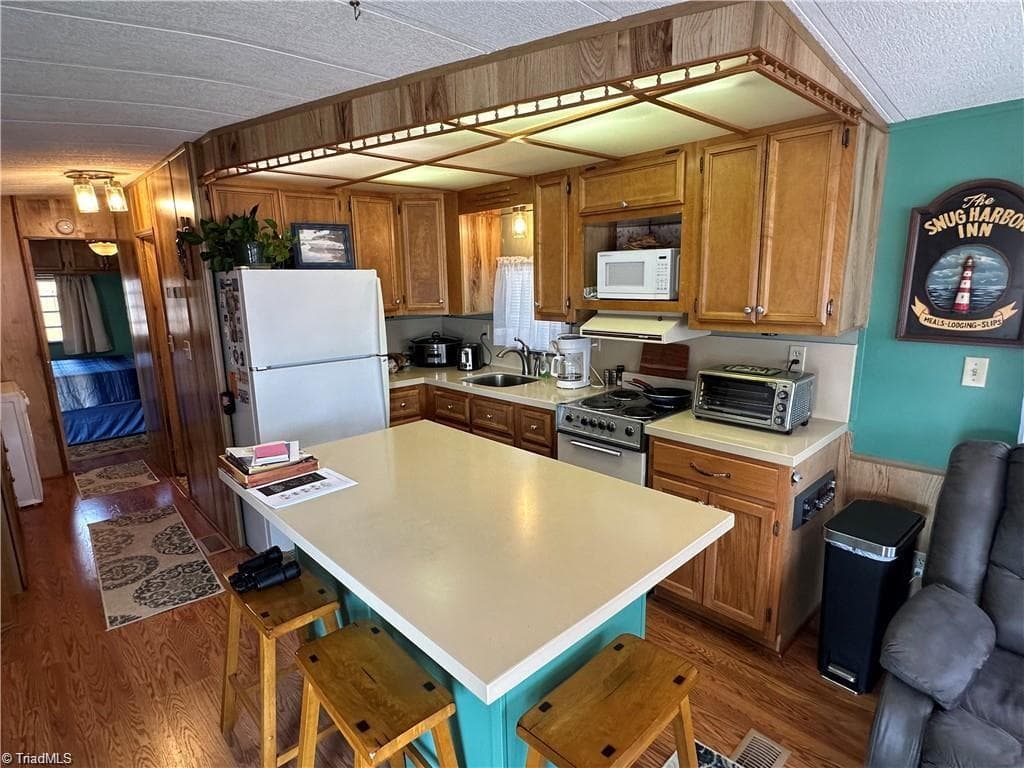 Manufactured Home at 120 Elm Street, New London NC 28127, photo 5 of 50