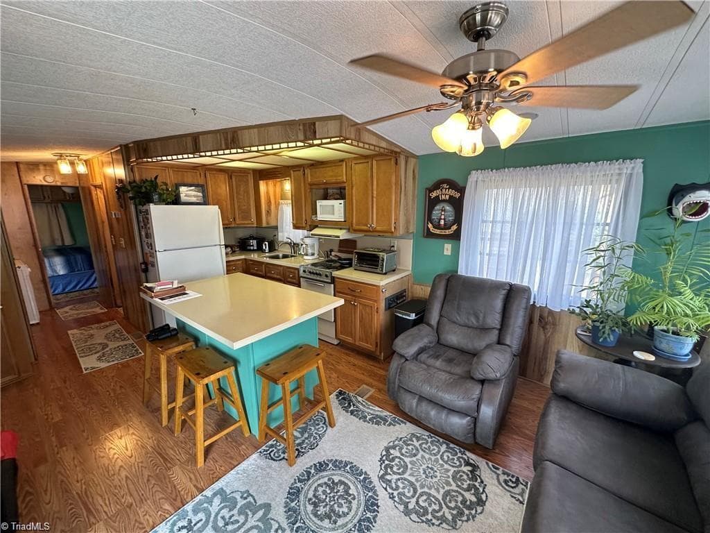 Manufactured Home at 120 Elm Street, New London NC 28127, photo 20 of 50