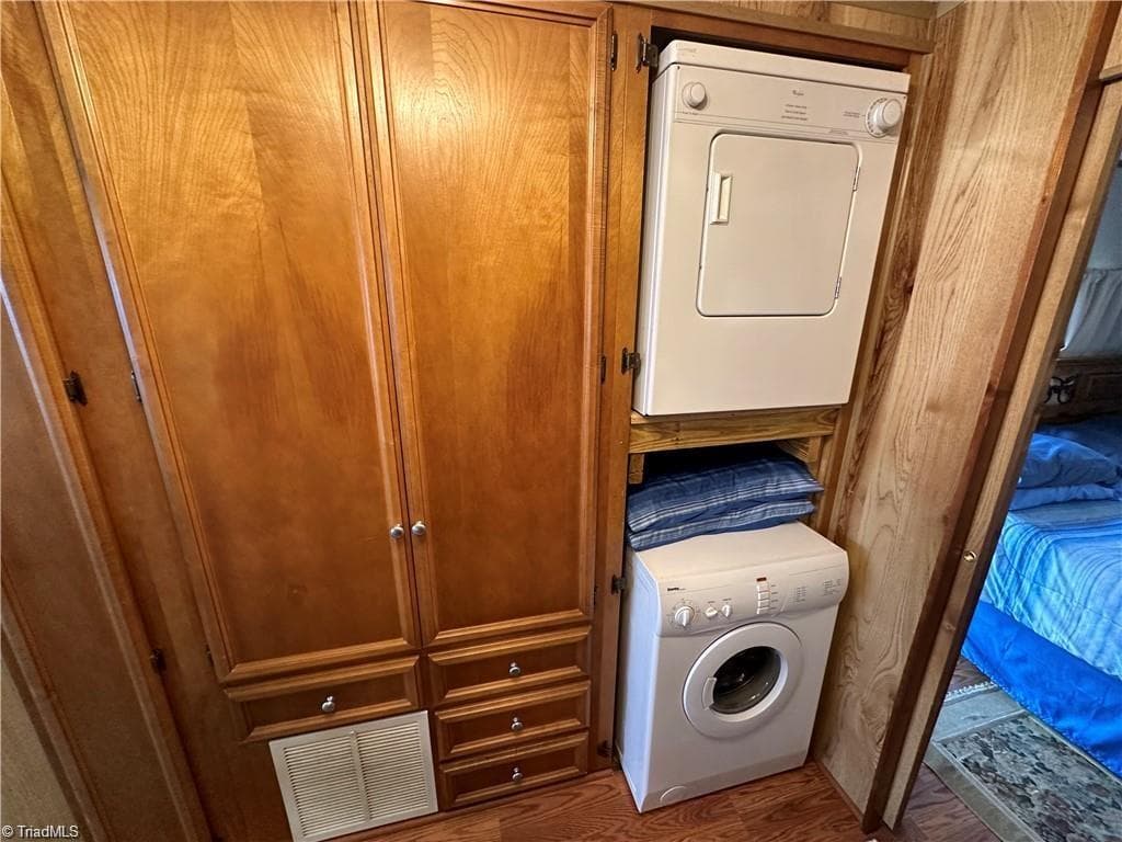 Manufactured Home at 120 Elm Street, New London NC 28127, photo 18 of 50
