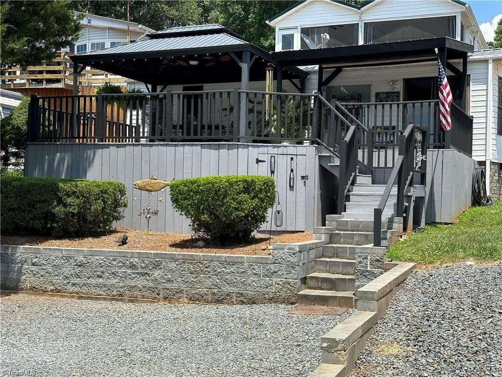 Manufactured Home at 120 Elm Street, New London NC 28127, photo 37 of 50