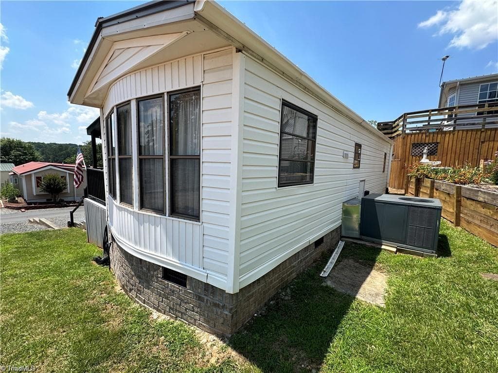 Manufactured Home at 120 Elm Street, New London NC 28127, photo 31 of 50
