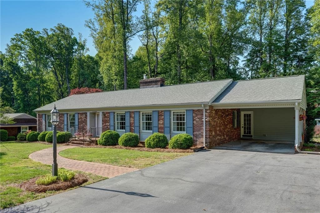Stick/Site Built at 1019 Sherwood Drive, Reidsville NC 27320, photo 3 of 38