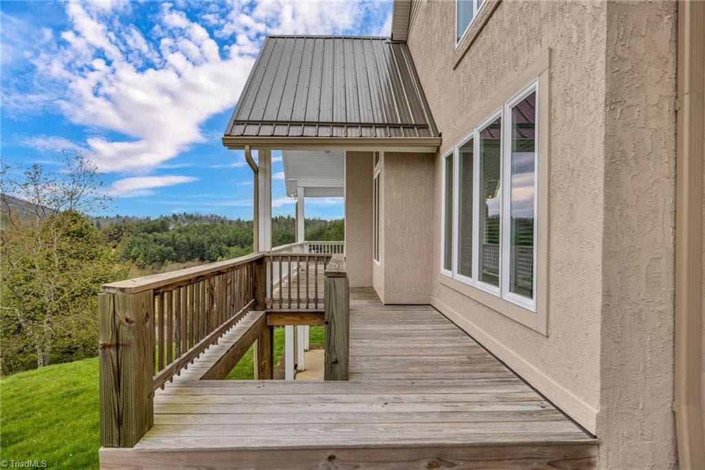 Stick/Site Built at 361 Osprey Place, West Jefferson NC 28694, photo 6 of 48