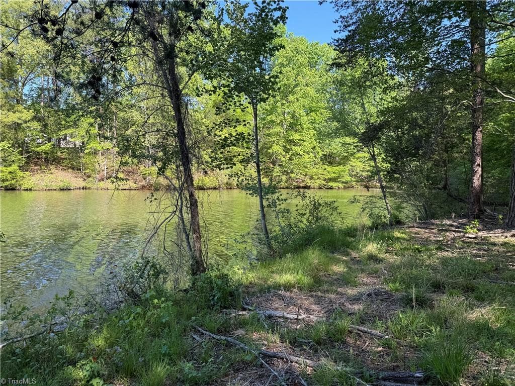 618 Crystal Cove Lane, Yanceyville NC 27379