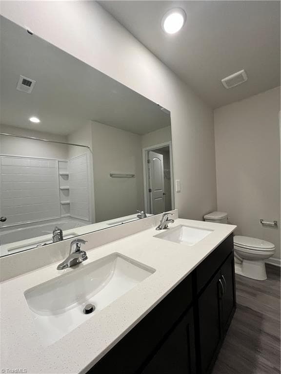 Stick/Site Built at 226 E Hemstead Street, Lexington NC 27292, Lexington, photo 6 of 9