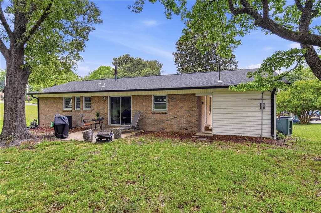 Stick/Site Built at 104 Jacklyn Court, High Point NC 27265, photo 28 of 32