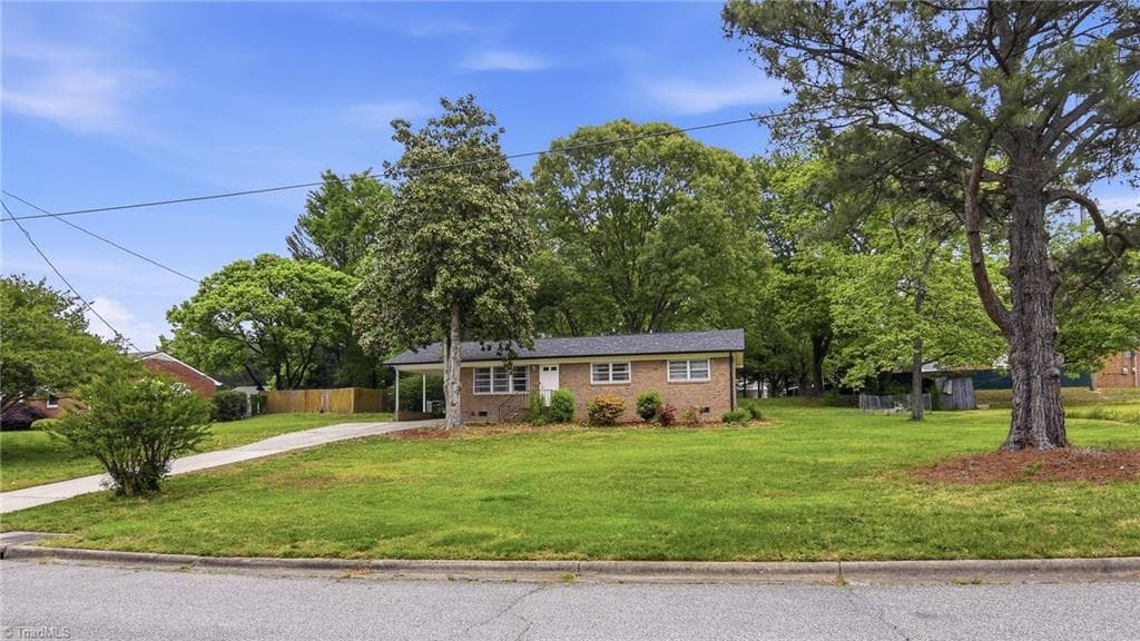 Stick/Site Built at 104 Jacklyn Court, High Point NC 27265, photo 5 of 32