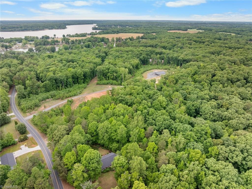 Stick/Site Built at 160 Riverwood Drive, Lexington NC 27292, Lexington, photo 7 of 42