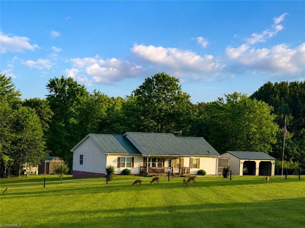 135 Blueridge View Lane, Mount Airy NC 27030