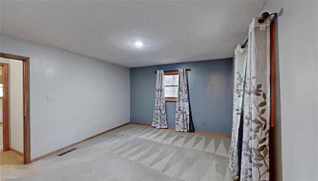 Stick/Site Built at 859 Lakeview Drive, Thomasville NC 27360, photo 21 of 39