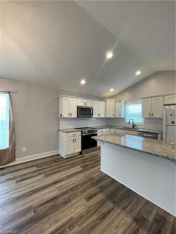Stick/Site Built at 100 Hillside Drive, Thomasville NC 27360, photo 8 of 27