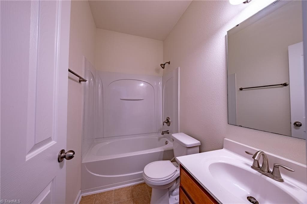 Stick/Site Built at 122 Kentland Ridge Drive, Kernersville NC 27284, photo 16 of 38