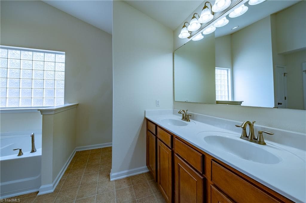 Stick/Site Built at 122 Kentland Ridge Drive, Kernersville NC 27284, photo 33 of 38